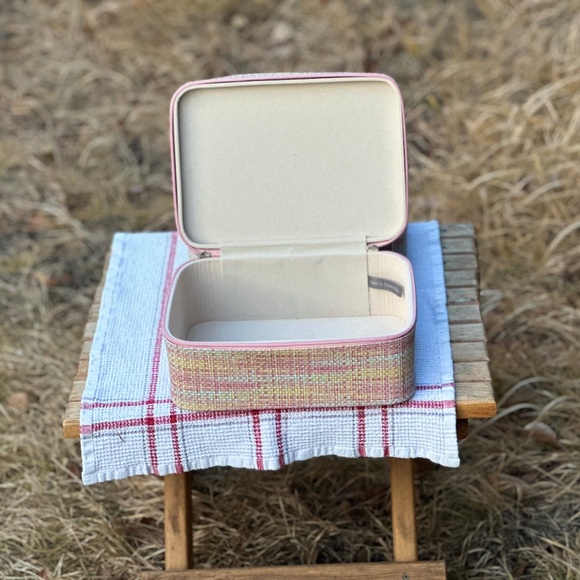 Makeup and Jewelry Organizer - Picture 8 of 9